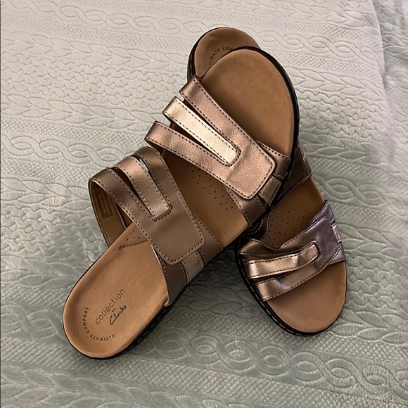 Clarks Shoes - Clarks Metallic Gold/Burnish Sandals